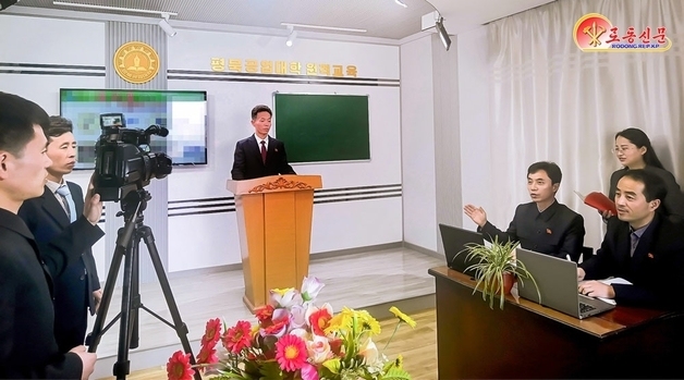 공장서 일하며 원격으로 대학 수업…北 원격교육에 담긴 지방발전 전략