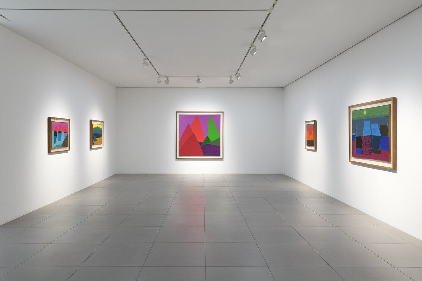 본문 이미지 - <탄생 110주년 특별전_ 유영국, 이봉상, 최영림> 전시 전경 이미지, 현대화랑, 서울, 2026_1층 (현대화랑 제공)