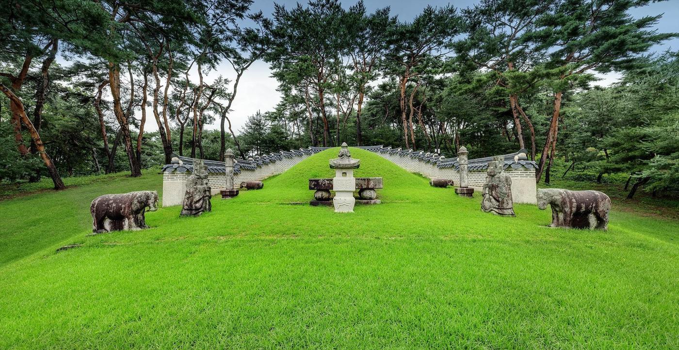 본문 이미지 - 사릉 능침(궁능유적본부 제공)