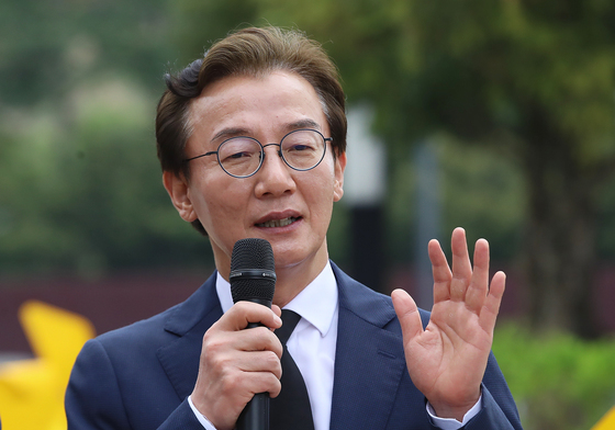 한동훈 '낙동강 오리알 걱정'→ 전재수 "곧 의원직 사퇴, 보궐 무조건 열려"