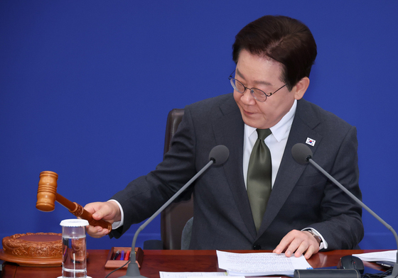 李대통령 경고에도 부동산 들썩…靑, 지선 영향에 대응 신중