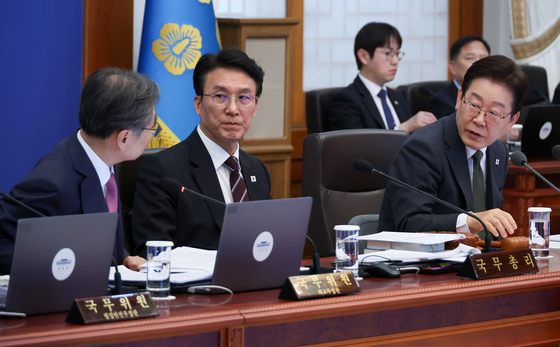 이재명 대통령, 국무회의 질의