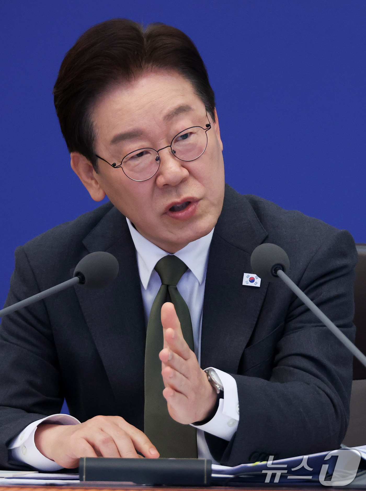 (서울=뉴스1) 허경 기자 = 이재명 대통령이 14일 청와대에서 열린 비상경제점검회의 겸 국무회의에서 발언하고 있다. (청와대통신사진기자단) 2026.4.14/뉴스1