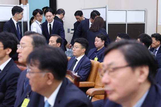 청문회 출석하는 이화영·박상용