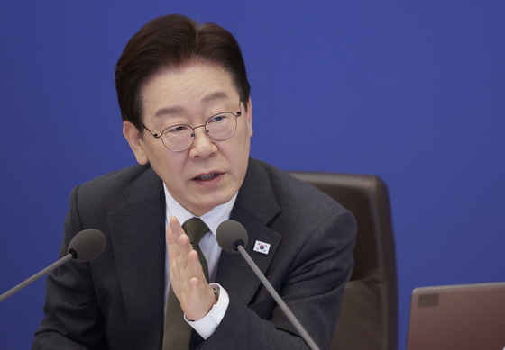 李대통령 "형사처벌 남발, 도덕기준과 구분 안돼…최후수단으로 절제해야"