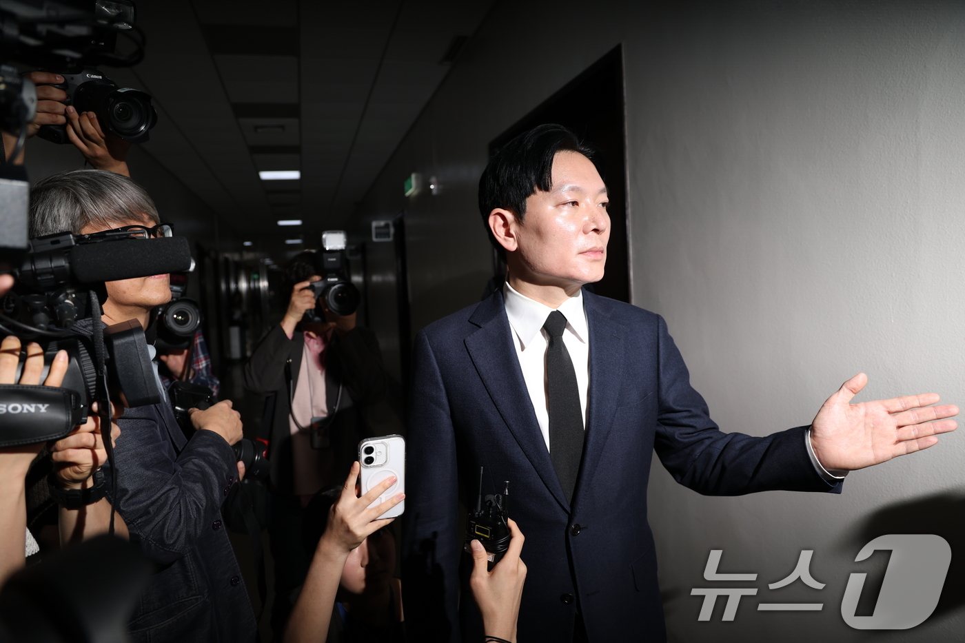 (서울=뉴스1) 이승배 기자 = 14일 서울 여의도 국회에서 열린 제434회국회(임시회) 윤석열 정권 정치검찰 조작기소 의혹 사건 진상규명 국정조사특별위원회 쌍방울 대북송금 조작기 …