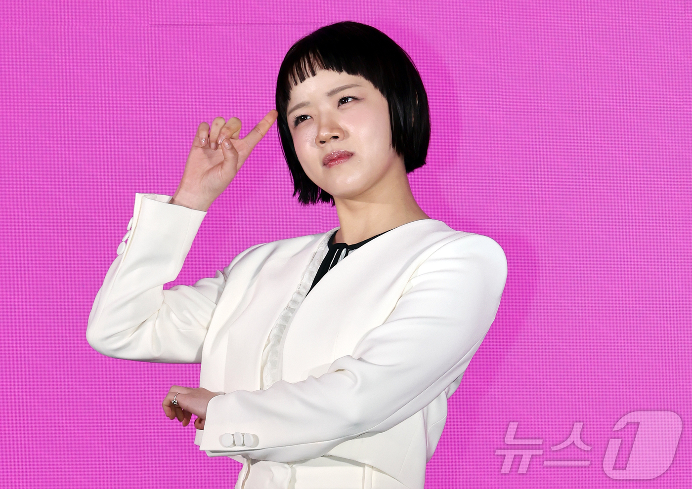 (서울=뉴스1) 김진환 기자 = 배우 김향기가 14일 서울 영등포구 신도림 더 세인트 그랜드볼룸에서 열린 쿠팡플레이 시리즈 ‘로맨스의 절대값’ 제작발표회에 참석해 포즈를 취하고 있 …