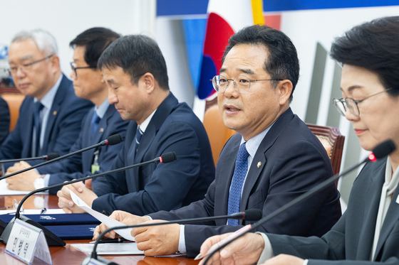 석유화학업계 "3·4월 합성수지 가격인상분 축소 검토"