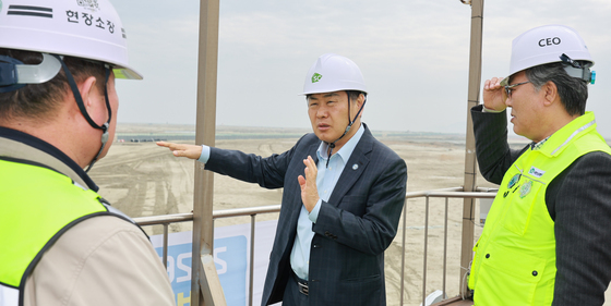 새만금 찾은 김관영 지사 "대규모 기업 투자, 속도감 있는 행정으로 뒷받침"