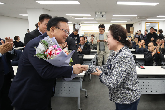 김부겸 '희망캠프'에 보수 인사 줄줄이 합류…"변화 체감할 것"(종합)