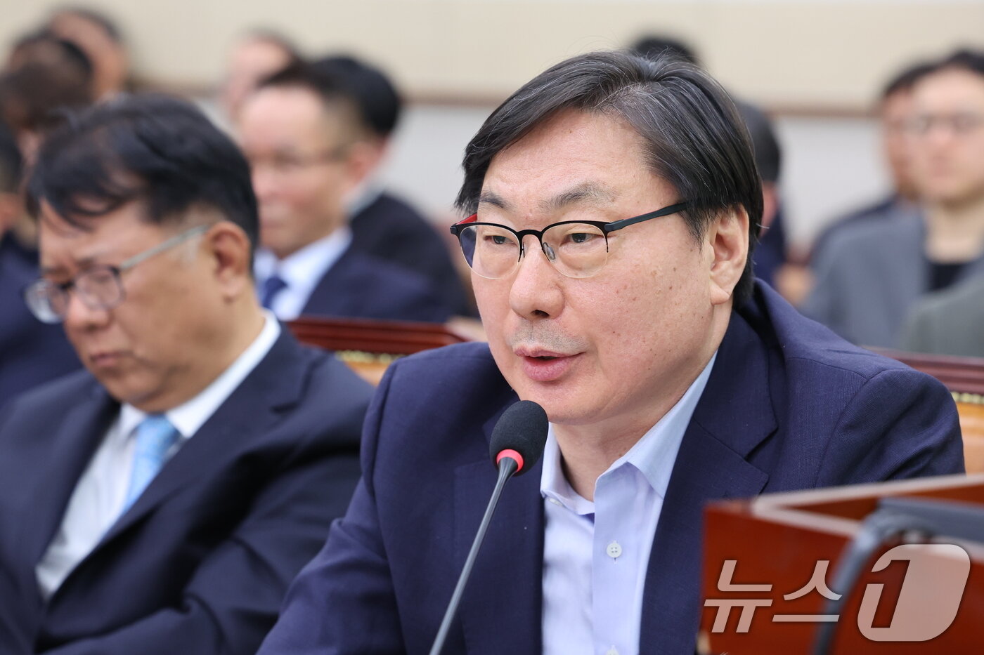본문 이미지 - 이화영 전 경기도 평화부지사가 14일 서울 여의도 국회 윤석열정권정치검찰조작기소의혹사건진상규명국정조사특별위원회에서 열린 쌍방울 대북송금 조작기소 의혹 사건 청문회에서 발언을 하고 있다. 2026.4.14 ⓒ 뉴스1 신웅수 기자