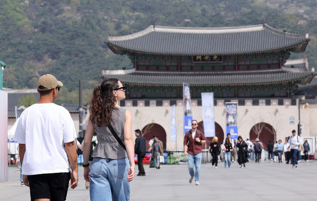 1분기 방한객 476만명 '역대 최대'…지방공항 입국·소비액 급증