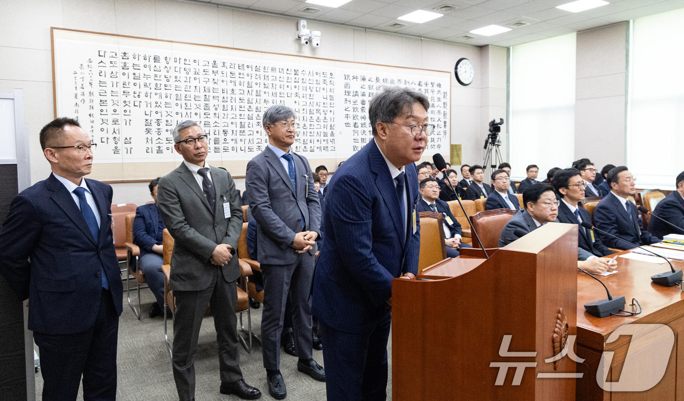 (서울=뉴스1) 이승배 기자 = 14일 서울 여의도 국회에서 열린 제434회국회(임시회) 윤석열 정권 정치검찰 조작기소 의혹 사건 진상규명 국정조사특별위원회 쌍방울 대북송금 조작기 …