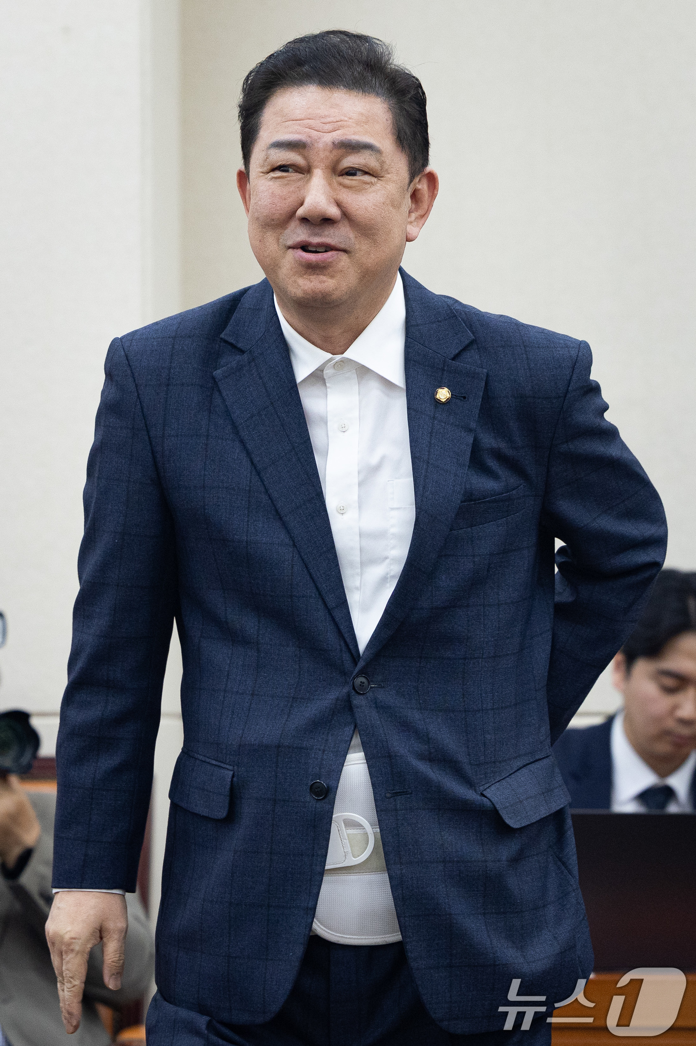 (서울=뉴스1) 유승관 기자 = 김병기 무소속 의원이 14일 서울 여의도 국회에서 열린 제434회 국회(임시회) 국방위원회 제1차 전체회의에 참석하고 있다. 2026.4.14/뉴스 …