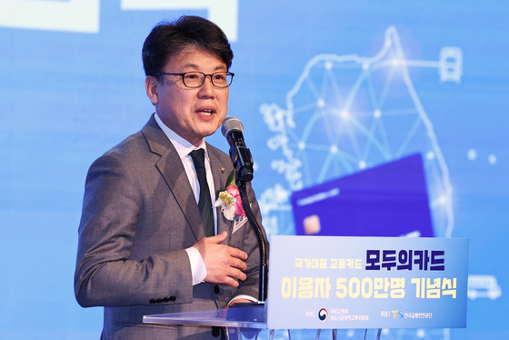 축사하는 진성준 국회 예결위원장