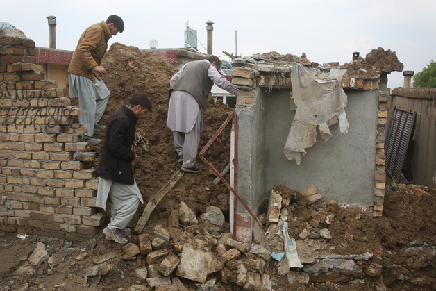 [포토] 폭우로 피해 본 아프가니스탄 수도 카불