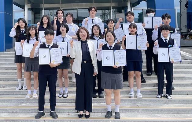 충북비즈니스고, 학생 20명에 증평군민장학금 1340만원 전달