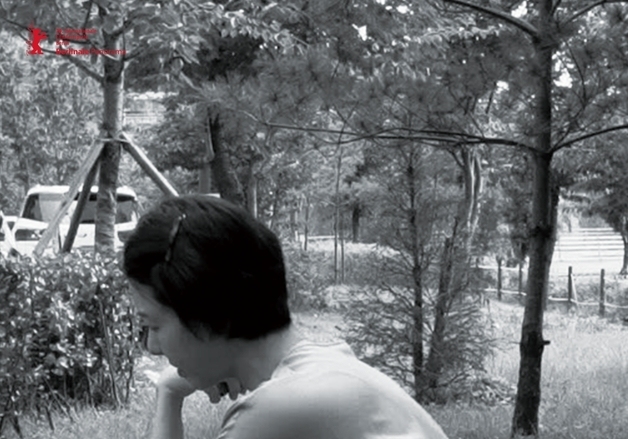 홍상수 연출·김민희 제작 '그녀가 돌아온다'…송선미 포스터 공개