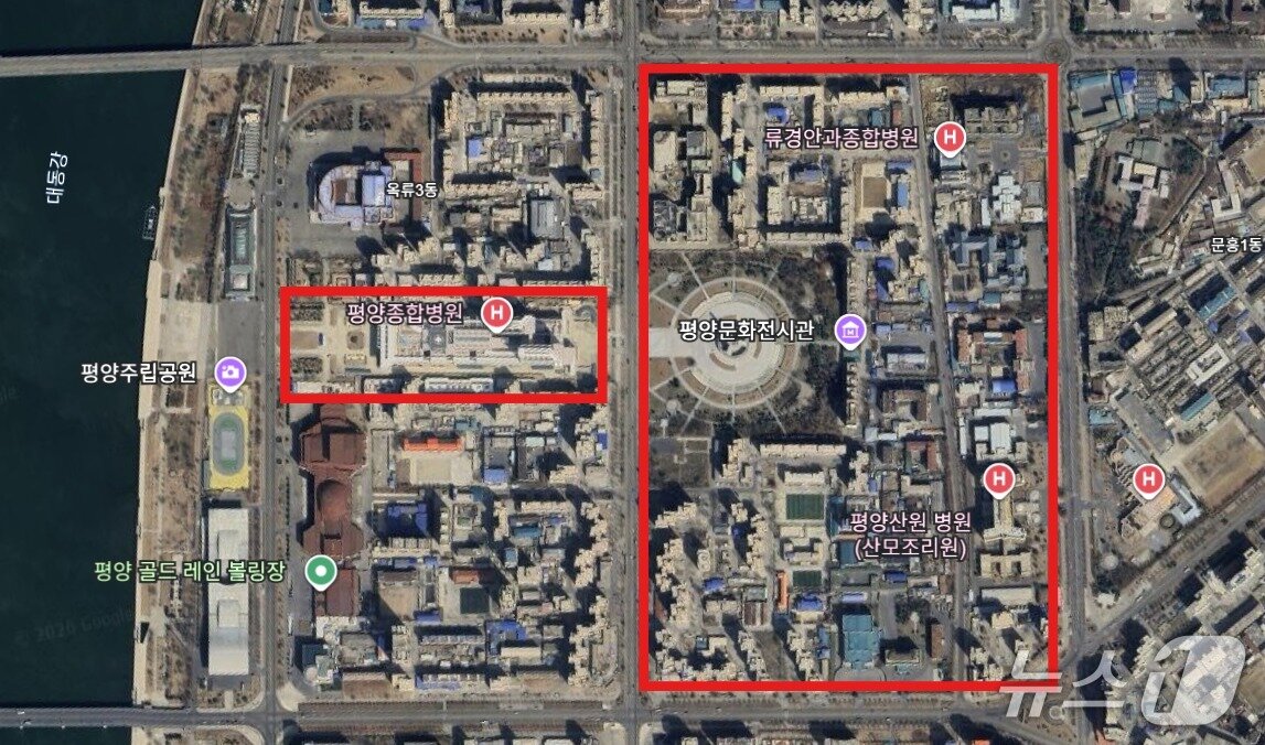 본문 이미지 - 평양종합병원 오른쪽 동문1, 2동의 위치.(구글어스 갈무리)
