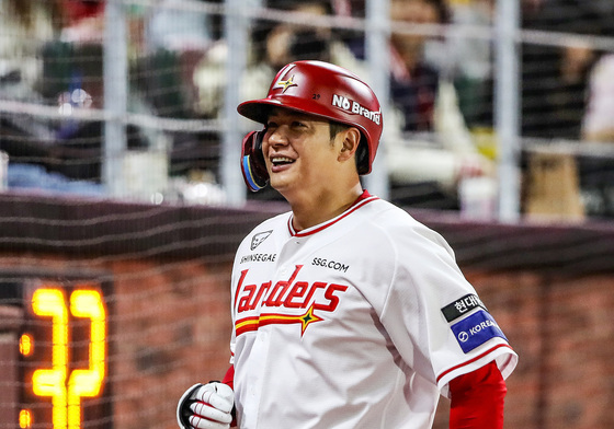 SSG 김재환, '친정팀' 두산과 첫 만남서 2번 전진배치…"의도한 건 아냐"