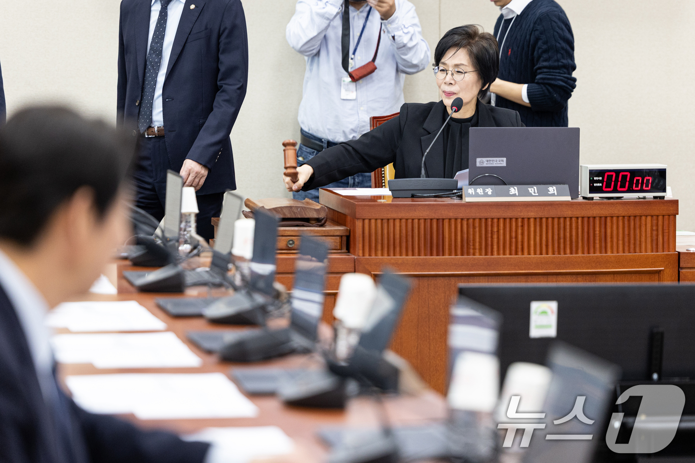 (서울=뉴스1) 이승배 기자 = 14일 서울 여의도 국회에서 열린 제434회국회(임시회) 과학기술정보방송통신위원회 제4차 전체회의에서 최민희 위원장이 의사진행을 하고 있다. 202 …