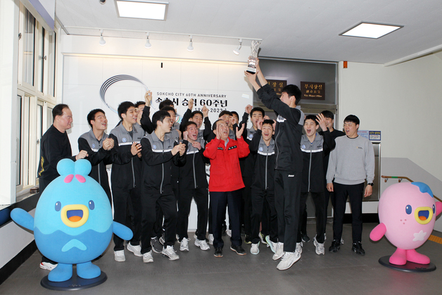 속초고 배구부, 전국대회 우승…"명문 위상 재확인"