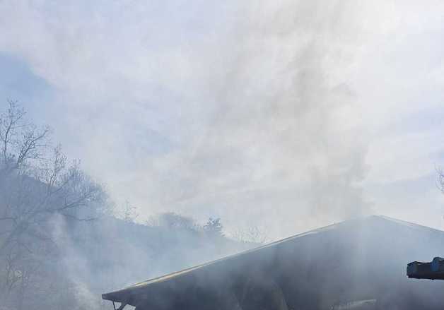 원주 판대리 돈사서 전기적 요인 불…돼지 600마리 폐사