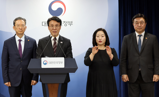 金총리 "AI 가짜뉴스 일벌백계"…AI활용 선거운동은 불법 강조(종합)