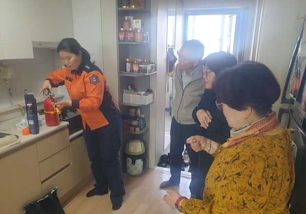 들리지 않는 화재 경보 대신 '빛'이 켜진다