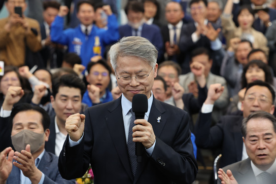 후보 확정 소감 밝히는 민형배