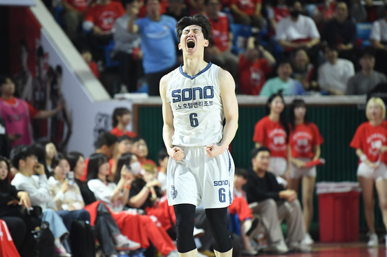 '3쿼터 30득점' 프로농구 소노, 6강 PO서 SK에 2연승…100% 확률 잡았다