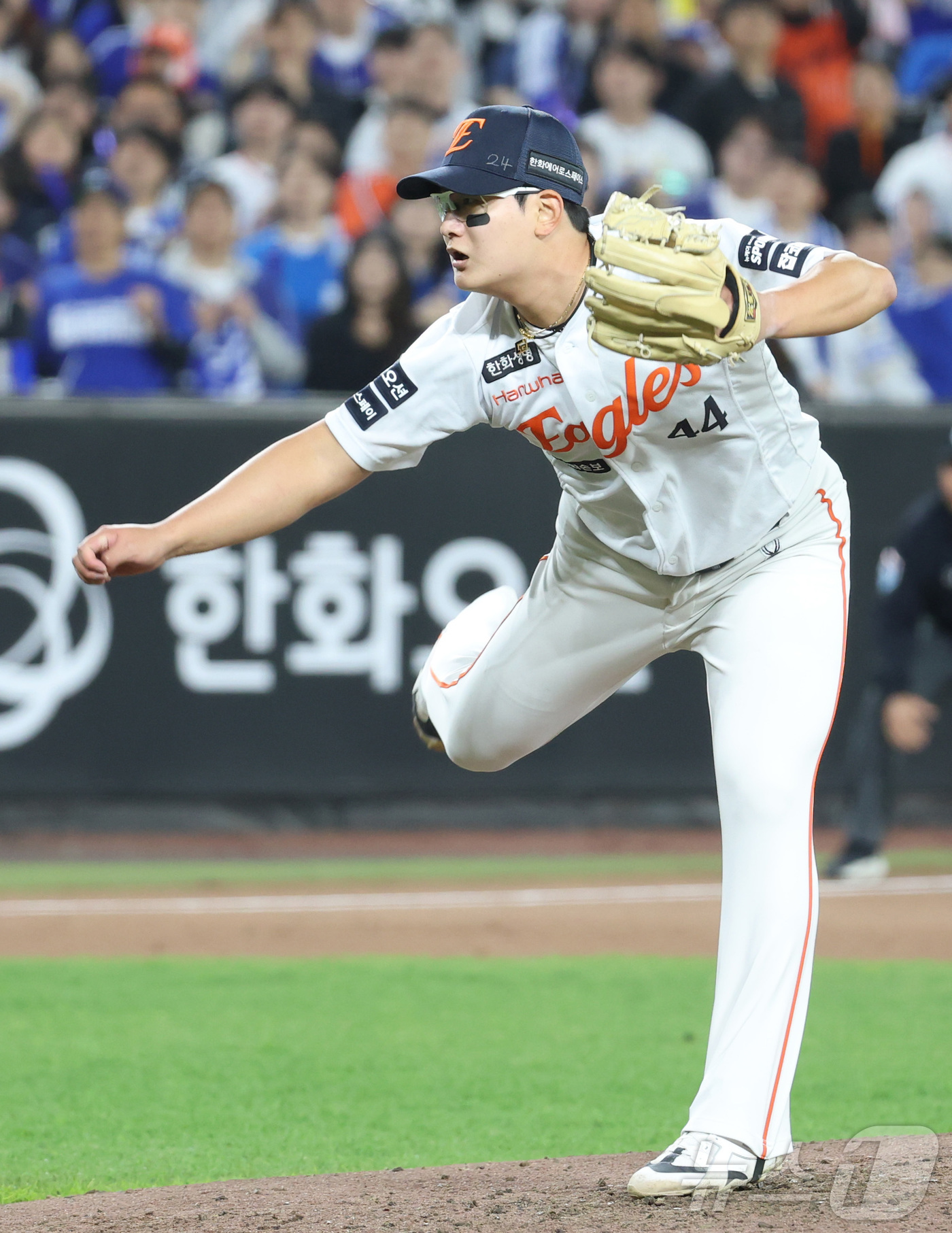 (대전=뉴스1) 김기남 기자 = 14일 대전 한화생명볼파크에서 열린 2026 신한 SOL KBO리그 삼성 라이온즈와 한화 이글스의 경기 8회초 2사 만루상황, 한화 김서현이 구원 …