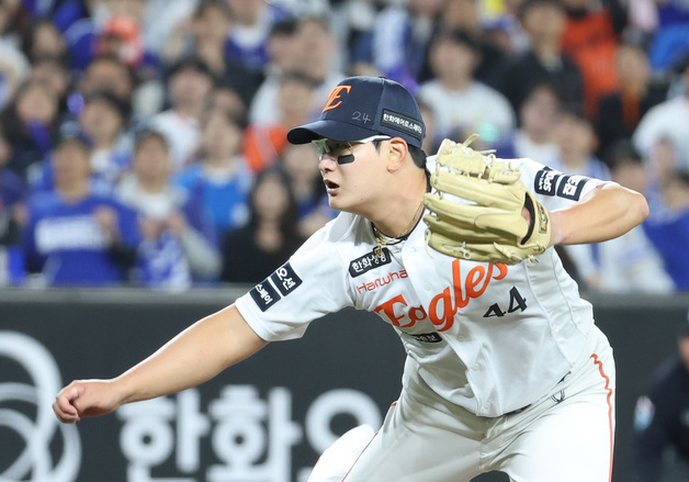 투구하는 김서현