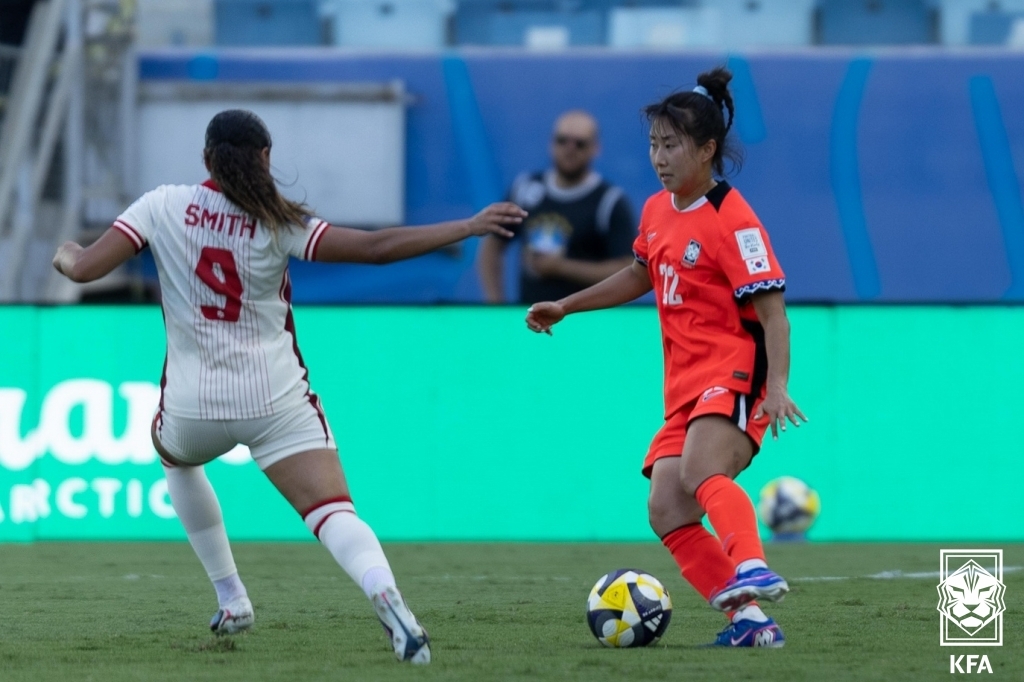 (서울=뉴스1) = 여자축구대표팀 추효주가14일(현지시간) 브라질 쿠이아바 아레나 판타날에서 열린 'FIFA 시리즈 2026' 2차전 캐나다와의 경기에서 돌파하고 있다. (대한축구 …