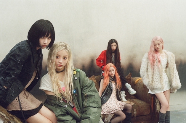 아일릿, 신보 콘셉트 사진 공개…단발·탈색 등 파격 변신