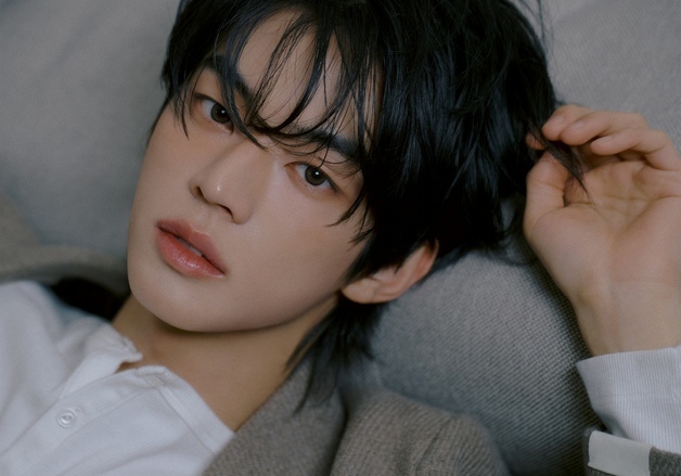 투어스, 거부할 수 없는 치명 눈빛…신보 공식 사진 공개