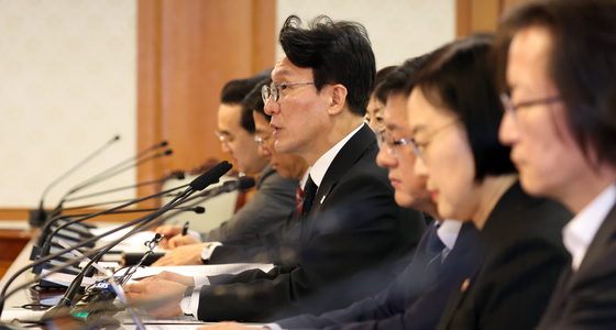 김총리 "전쟁 추경 신속 집행…석유화학 원료 매점매석 엄단"