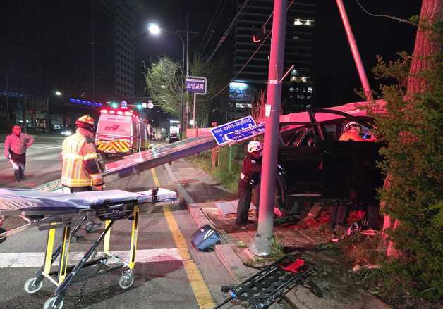 새벽 속초서 이정표 들이받은 차량 운전자…음주 조사 중