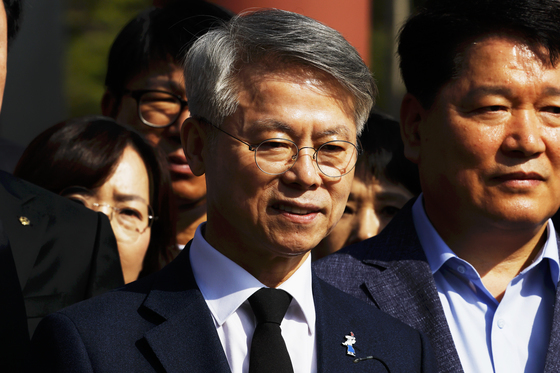 5.18묘역서 입장 밝히는 민형배 후보