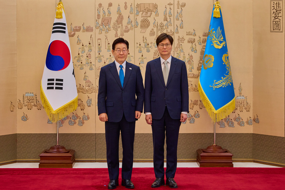 이재명 대통령, 남궁범 규제합리화위원회 부위원장 위촉장 수여