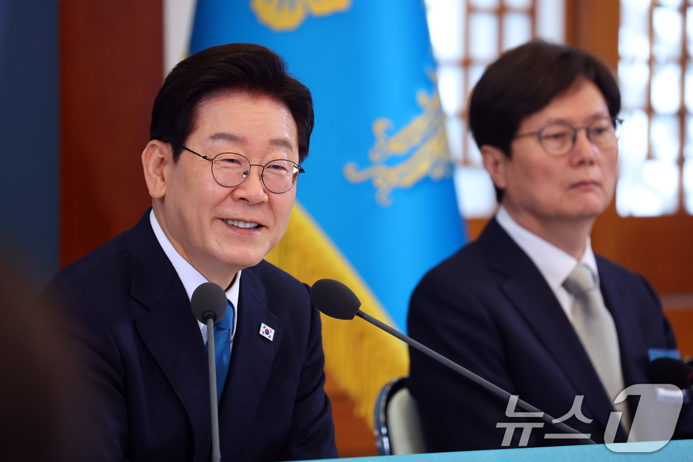 (서울=뉴스1) 이재명 기자 = 이재명 대통령이 15일 청와대에서 열린 규제합리화위원회 제1차 전체회의에서 발언을 하고 있다. 2026.4.15/뉴스1