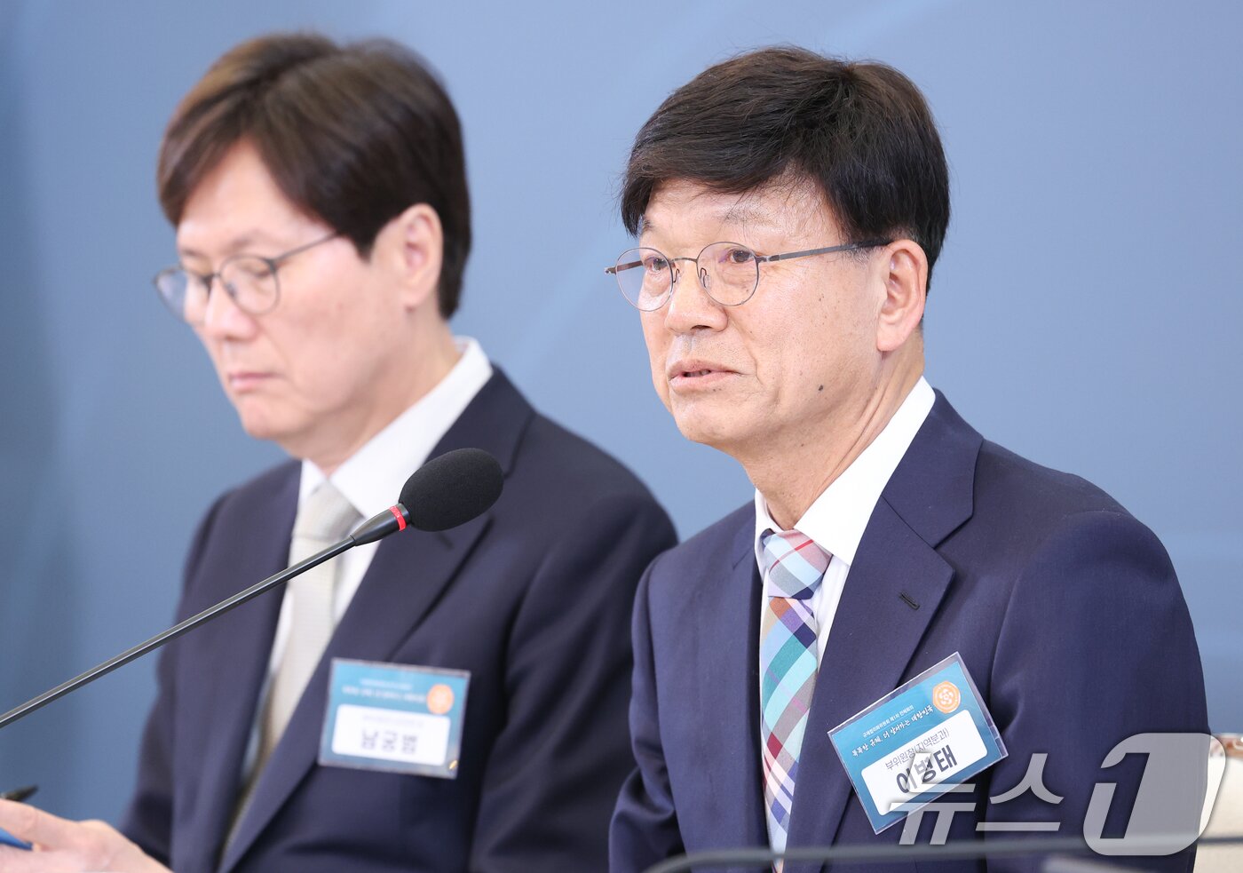 본문 이미지 - 이병태 규제합리화위원회 부위원장이 15일 청와대에서 열린 규제합리화위원회 제1차 전체회의에서 발언을 하고 있다. 2026.4.15 ⓒ 뉴스1 이재명 기자