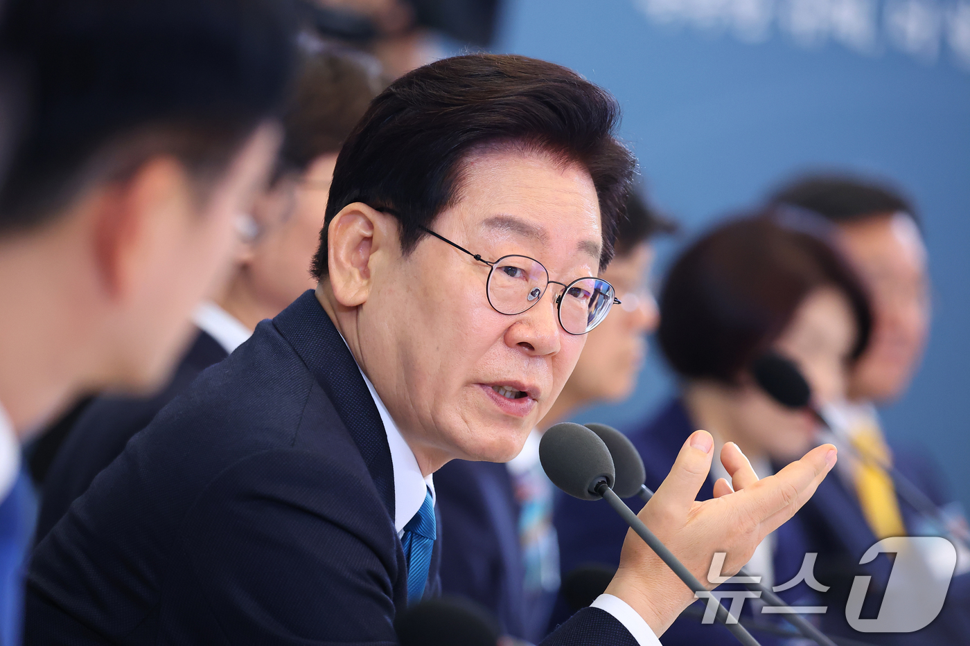 (서울=뉴스1) 이재명 기자 = 이재명 대통령이 15일 청와대에서 열린 규제합리화위원회 제1차 전체회의에서 발언을 하고 있다. 2026.4.15/뉴스1