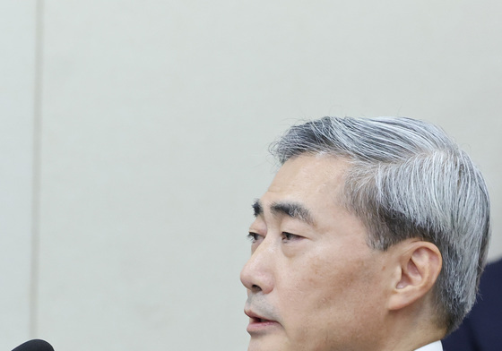 인사청문회 선서하는 신현송 후보자