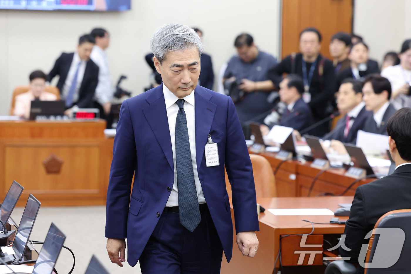 (서울=뉴스1) 신웅수 기자 = 신현송 한국은행 총재 후보자가 15일 서울 여의도 국회 재정경제기획위원회에서 열린 인사청문회에 참석하고 있다. 2026.4.15/뉴스1