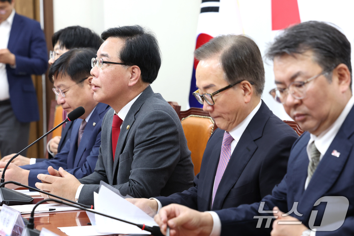 (서울=뉴스1) 신웅수 기자 = 송언석 국민의힘 원내대표가 15일 서울 여의도 국회에서 열린 경제계 노동현안 간담회에서 발언하고 있다. 2026.4.15/뉴스1