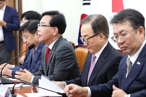 경제계 노동현안 간담회 발언하는 송언석