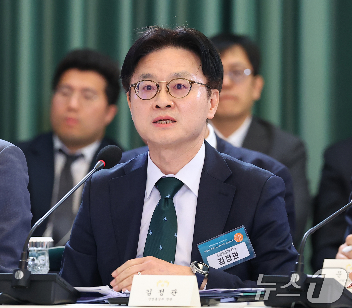 (서울=뉴스1) 이재명 기자 = 김정관 산업통상부 장관이 15일 청와대에서 열린 규제합리화위원회 제1차 전체회의에서 발언을 하고 있다. 2026.4.15/뉴스1