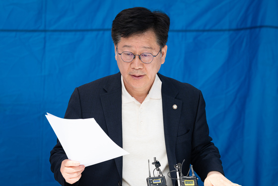 역대급 혼란 전북지사 선거…민주당 후보 최종 선출에도 '잡음' 계속