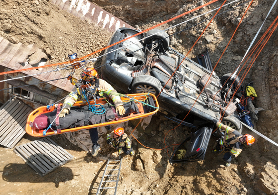 경기도119특수대응단, 싱크홀 사고 구조훈련 실시